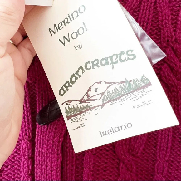 Aran Crafts Ireland Merino Wool Cable Knit Sweater Size Small Fuchsia Cardi NWT - Picture 3 of 9